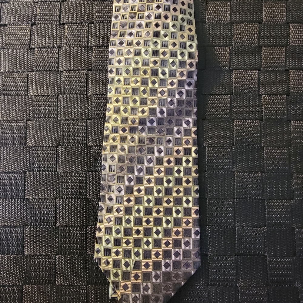 Robert Villini neck tie